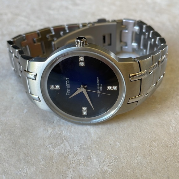 Armitron men battery water resistant 165ft stainless steel w/stone - Picture 4 of 7